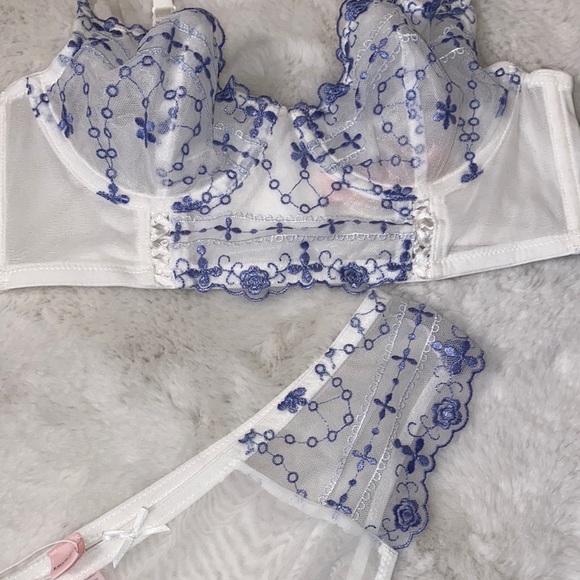 Floral Mesh Lingerie - Picture 4 of 10